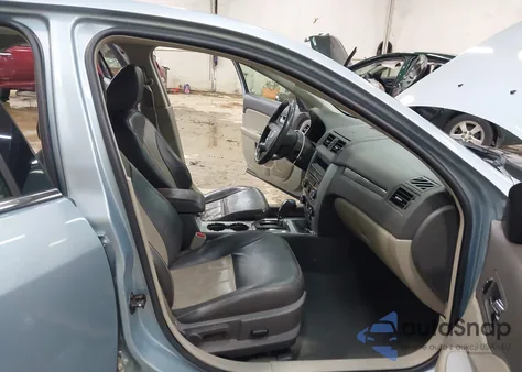 2010 Mercury Milan Hybrid z USA, uszkodzony, nr VIN 3MEDM0L3XAR660364